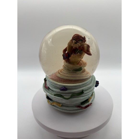 Vintage Looney Tunes Taz Tasmanian Devil Christmas Musical Snow Water Globe - Picture 1 of 10